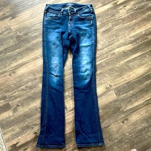 Silver Suki slim boot jeans in new condition. No distressing 33 inseam